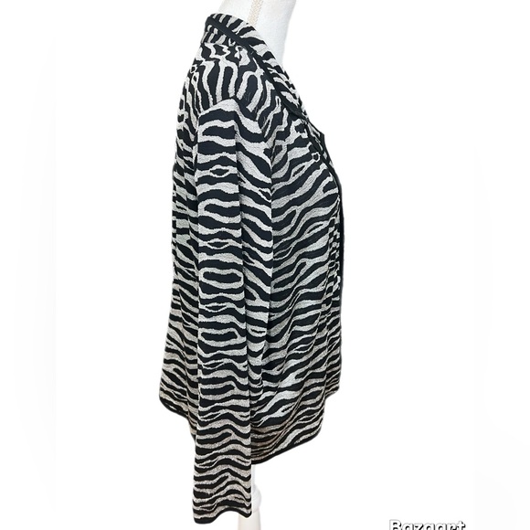 Vue Point Women’s Zebra Button Up Top Size 2X Long Sleeve - Picture 2 of 4